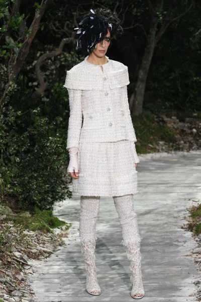 Look 2